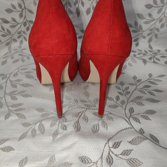 Red faux suede high heels - Picture 3 of 3